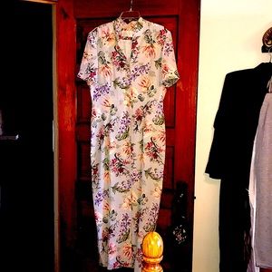 Lovely perfect silk full length floral print dress
